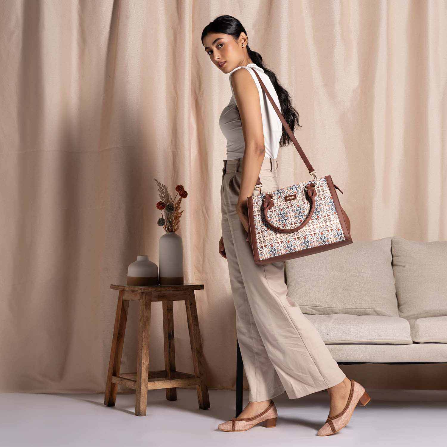 Agra Floral Classic Handbag - Image 2