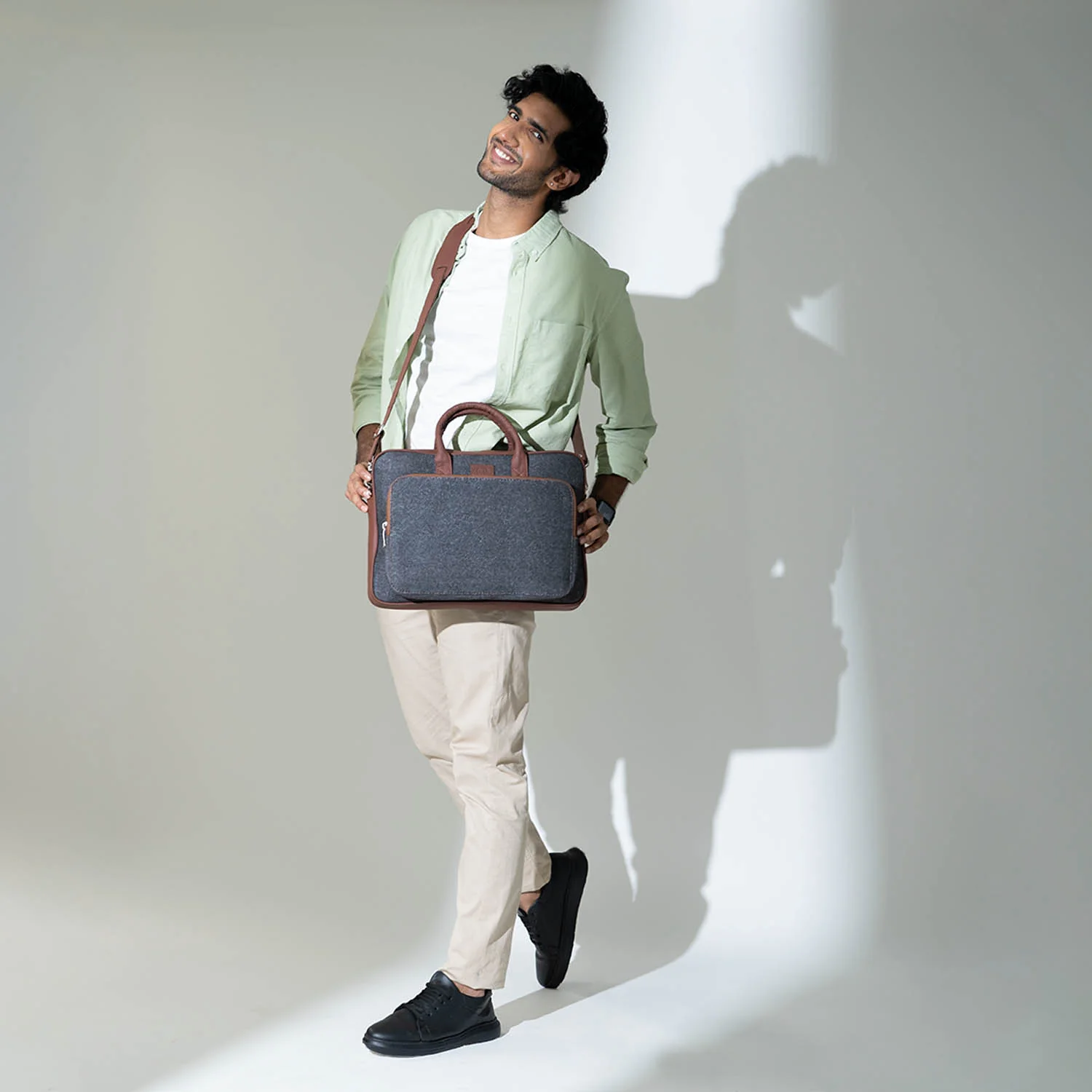 Amer Maze Unisex Laptop Bag - Image 5