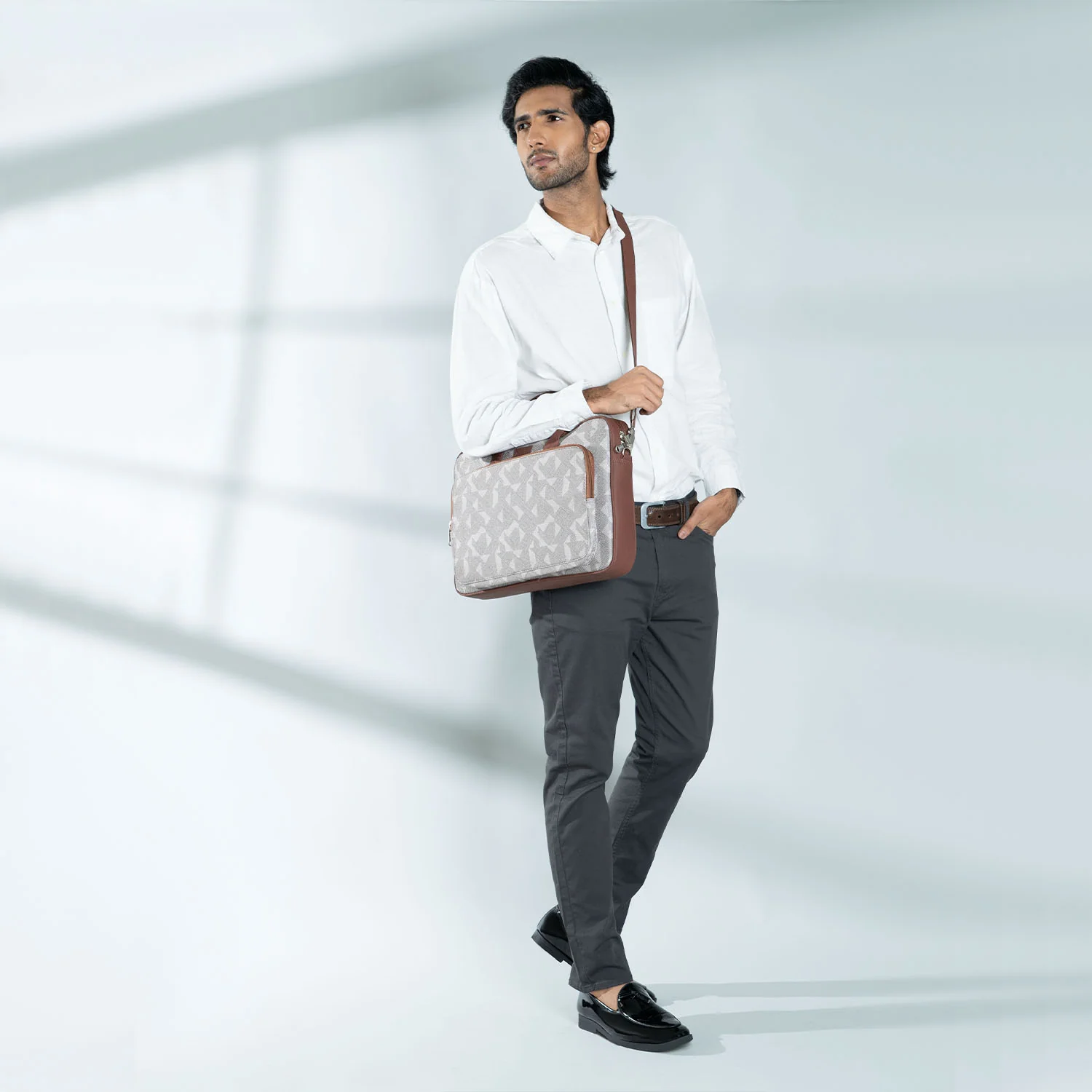 Aravalli Abstract Unisex Laptop Bag - Image 5