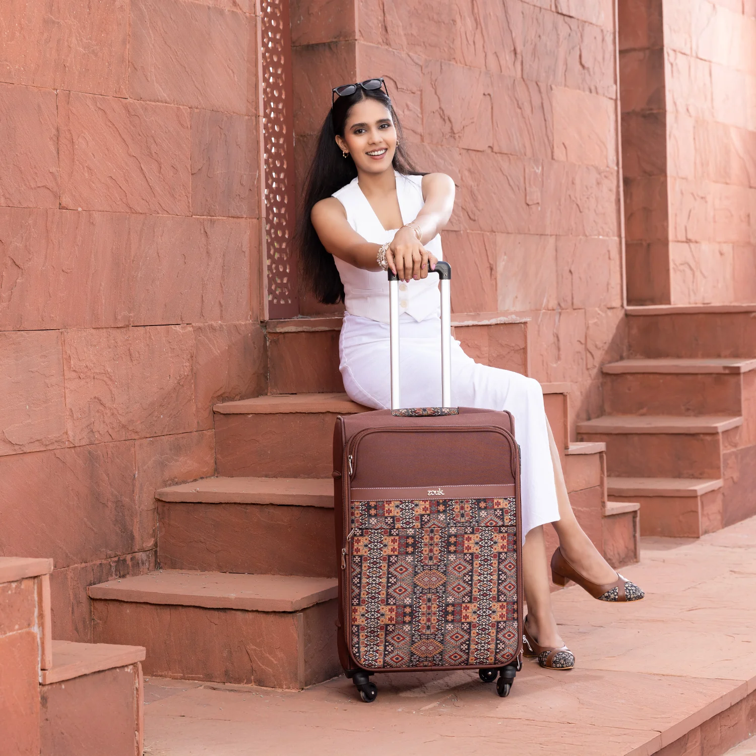 Banaras Elegance Avasa Trolley Bag (Medium) - Image 2