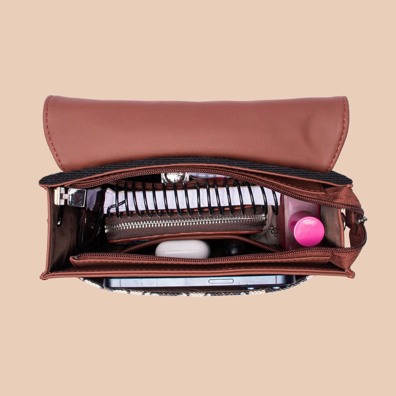 Bidri Kaiser Beyond Basic Sling Bag - Image 7