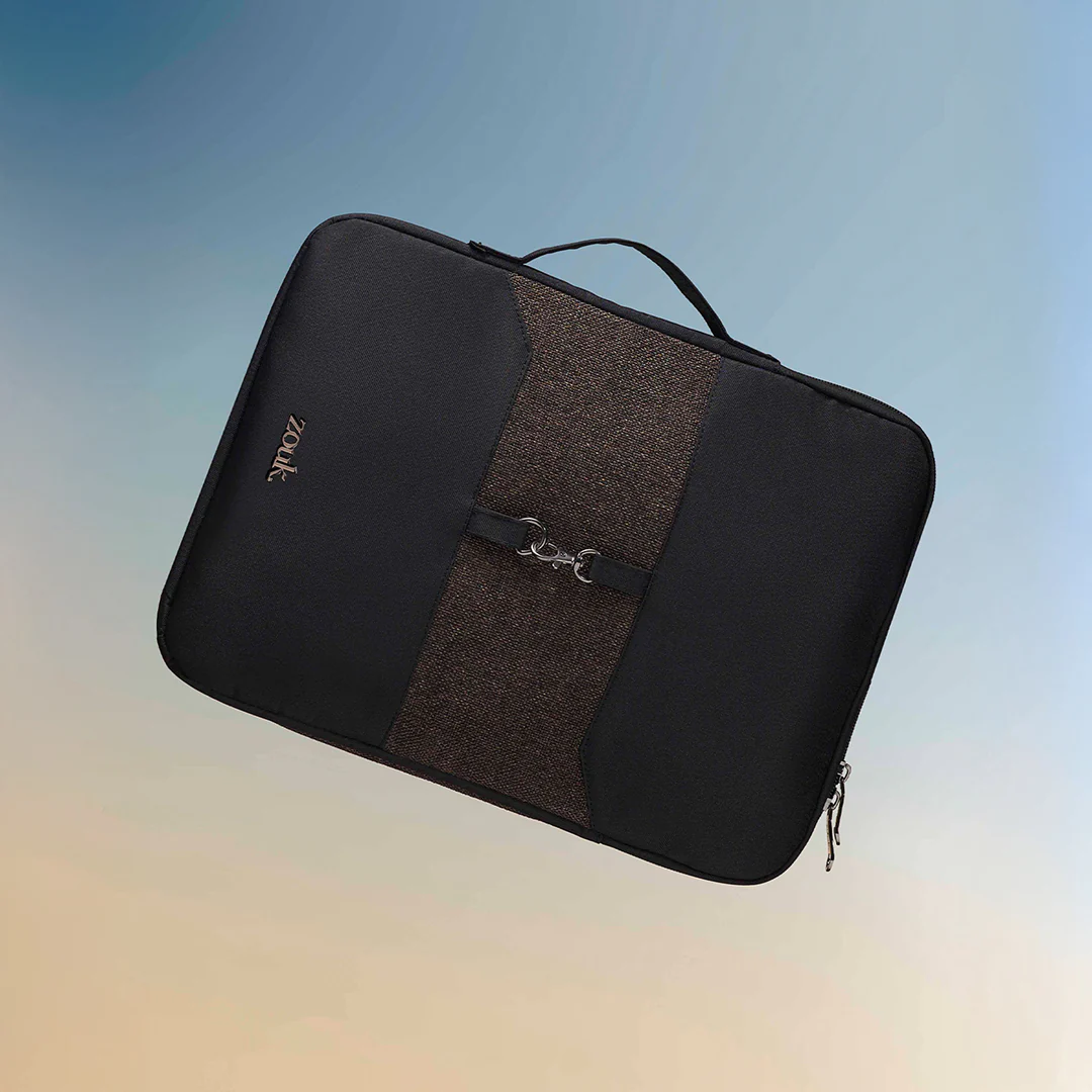 Bristel Signature Laptop Sleeve - 15.6inch (Black) - Image 2