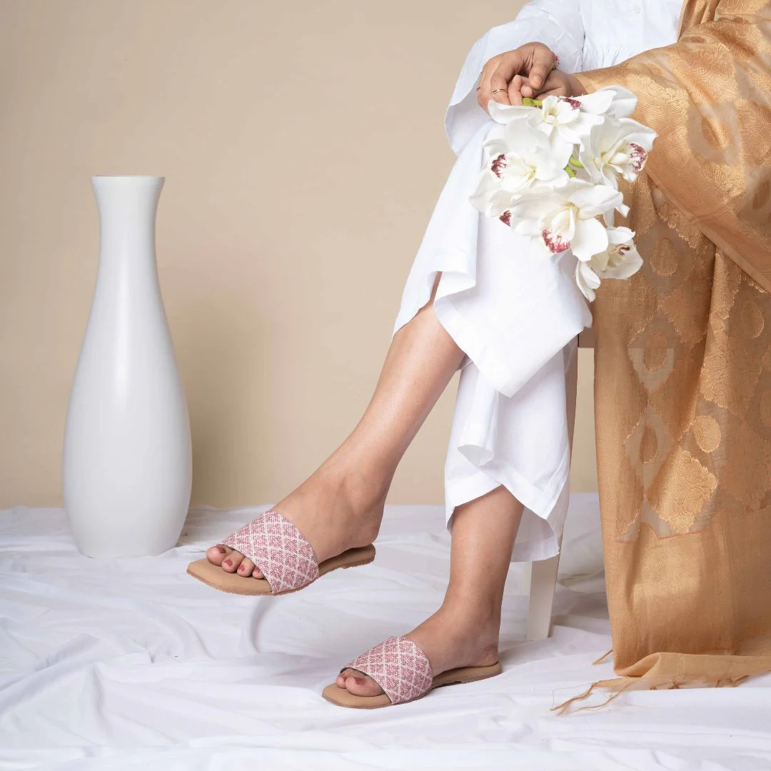 Chamoli Motif Casual Flats - Image 6