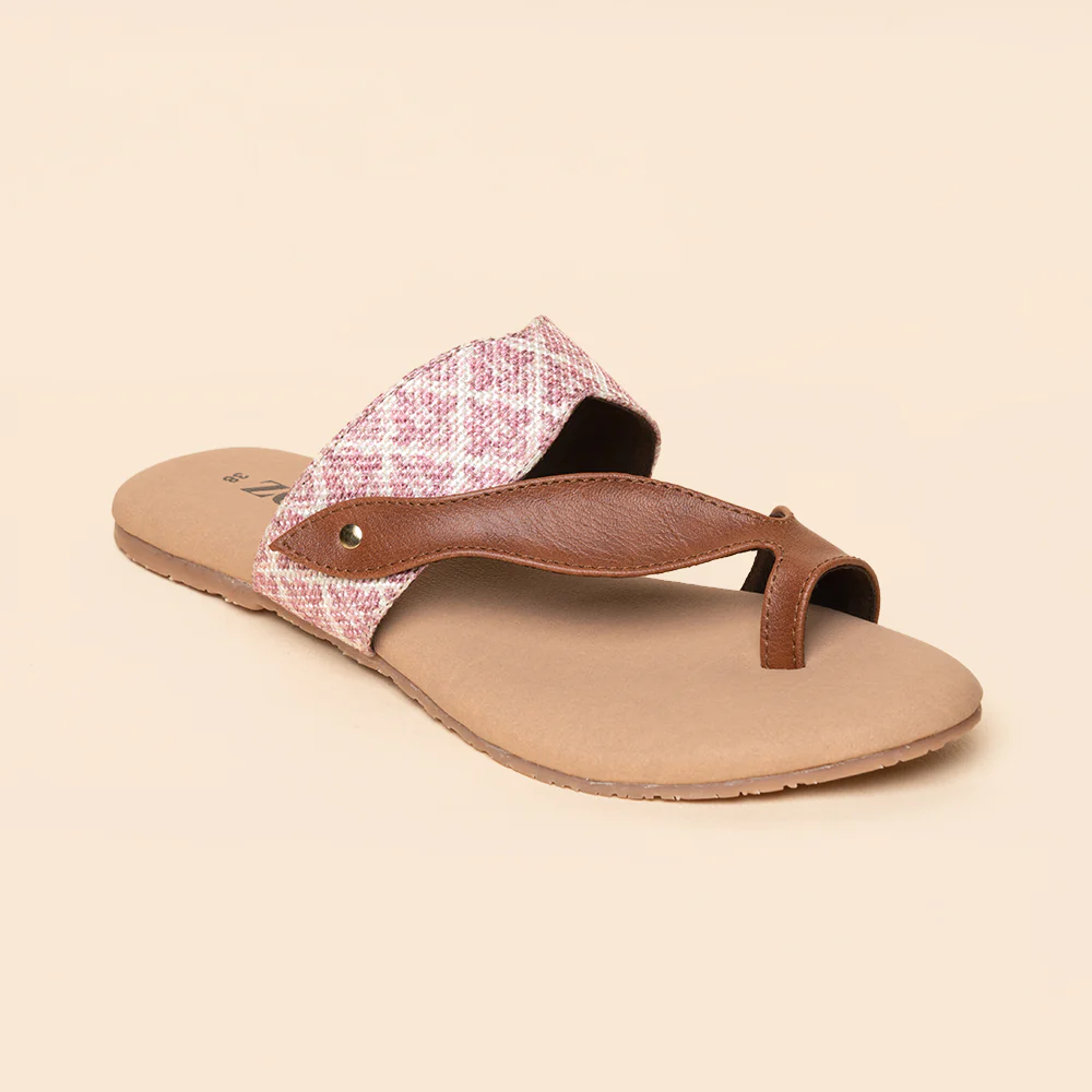 Chamoli Motif Curvy Toe Chappal - Image 7