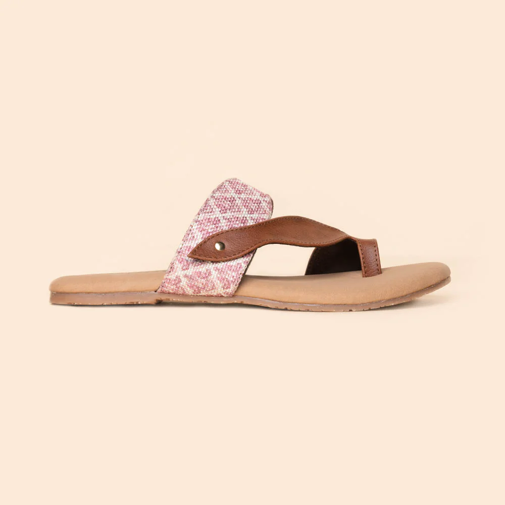 Chamoli Motif Curvy Toe Chappal - Image 9