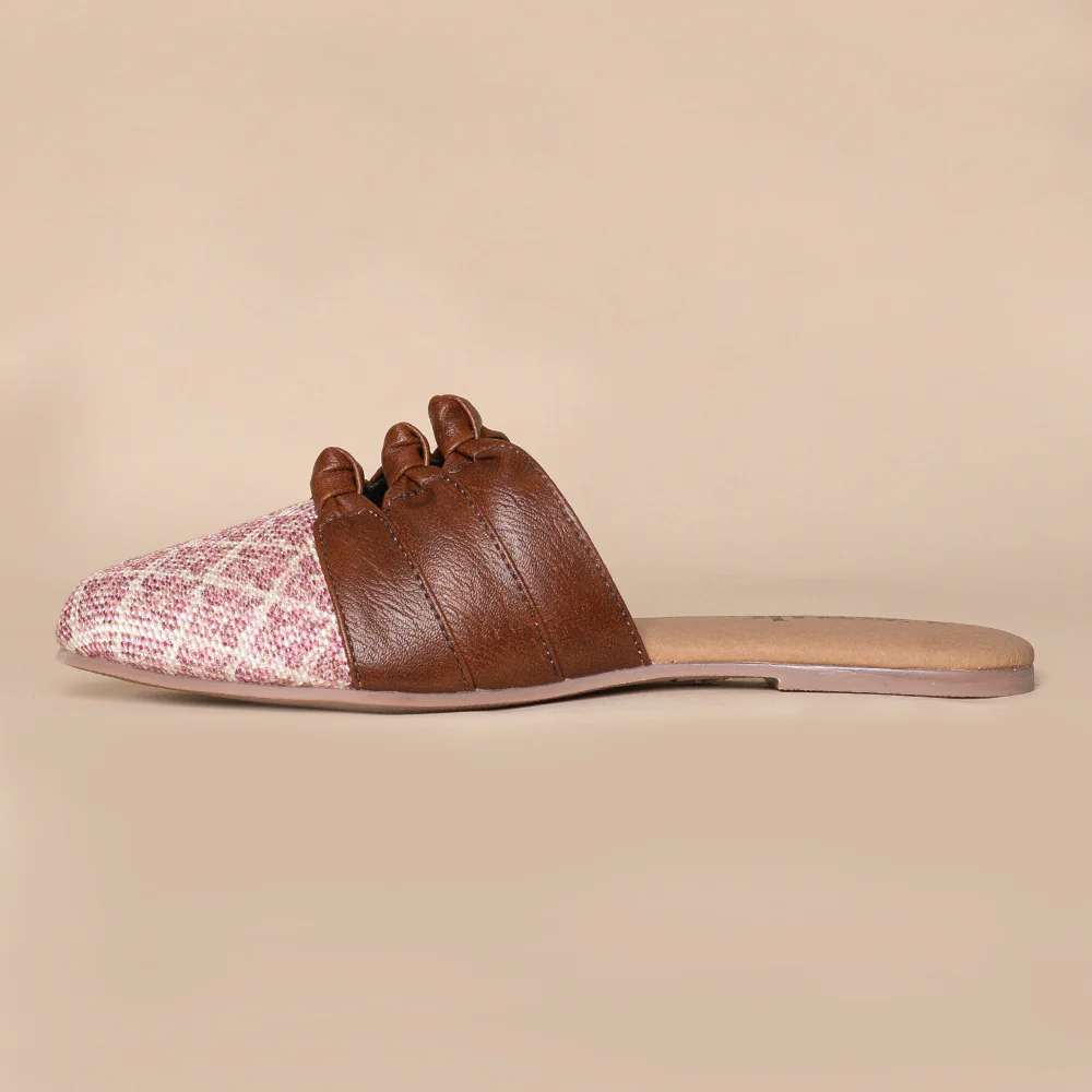 Chamoli Motif Knotted Mule - Image 8
