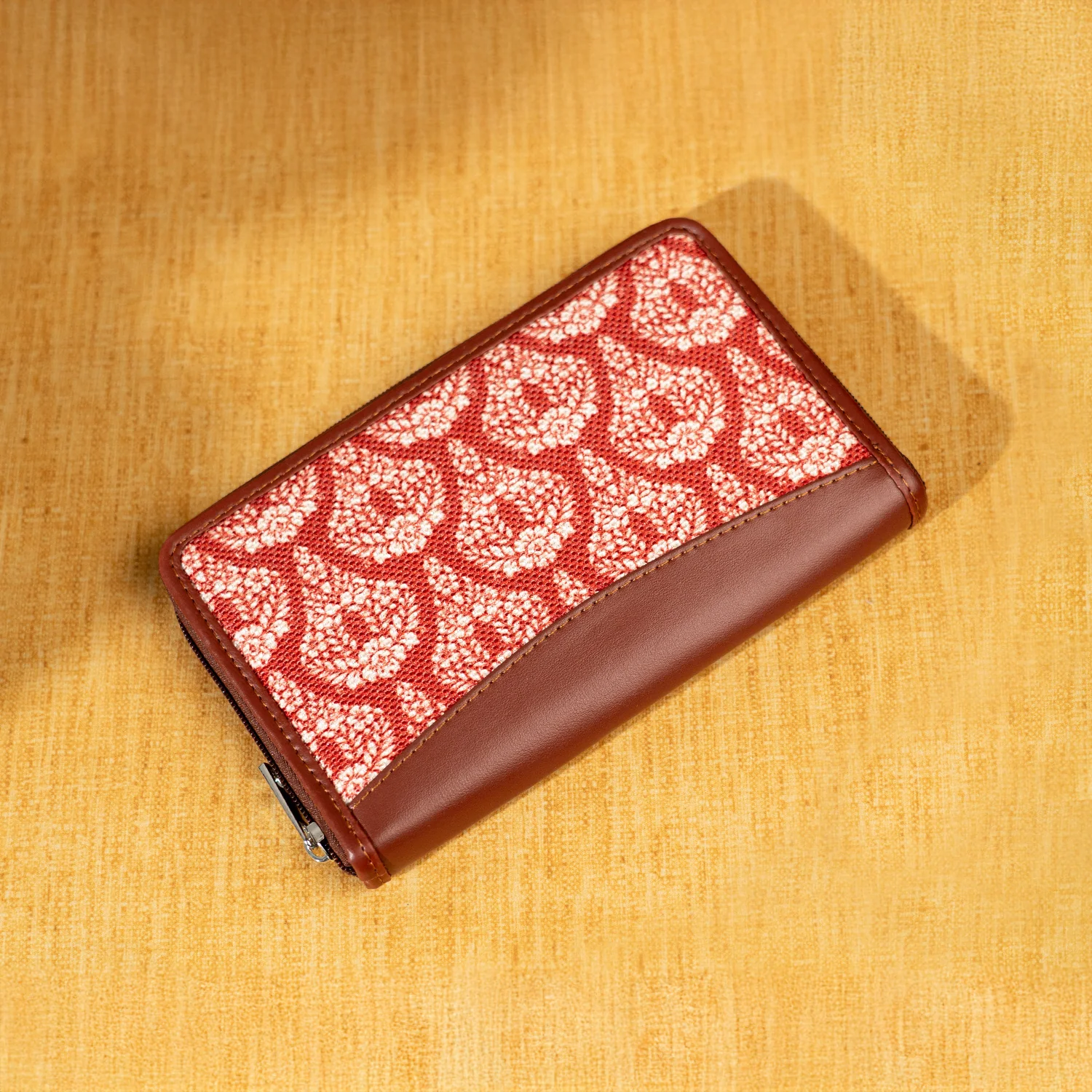 Chanderi Phool Chain Wallet - Image 2