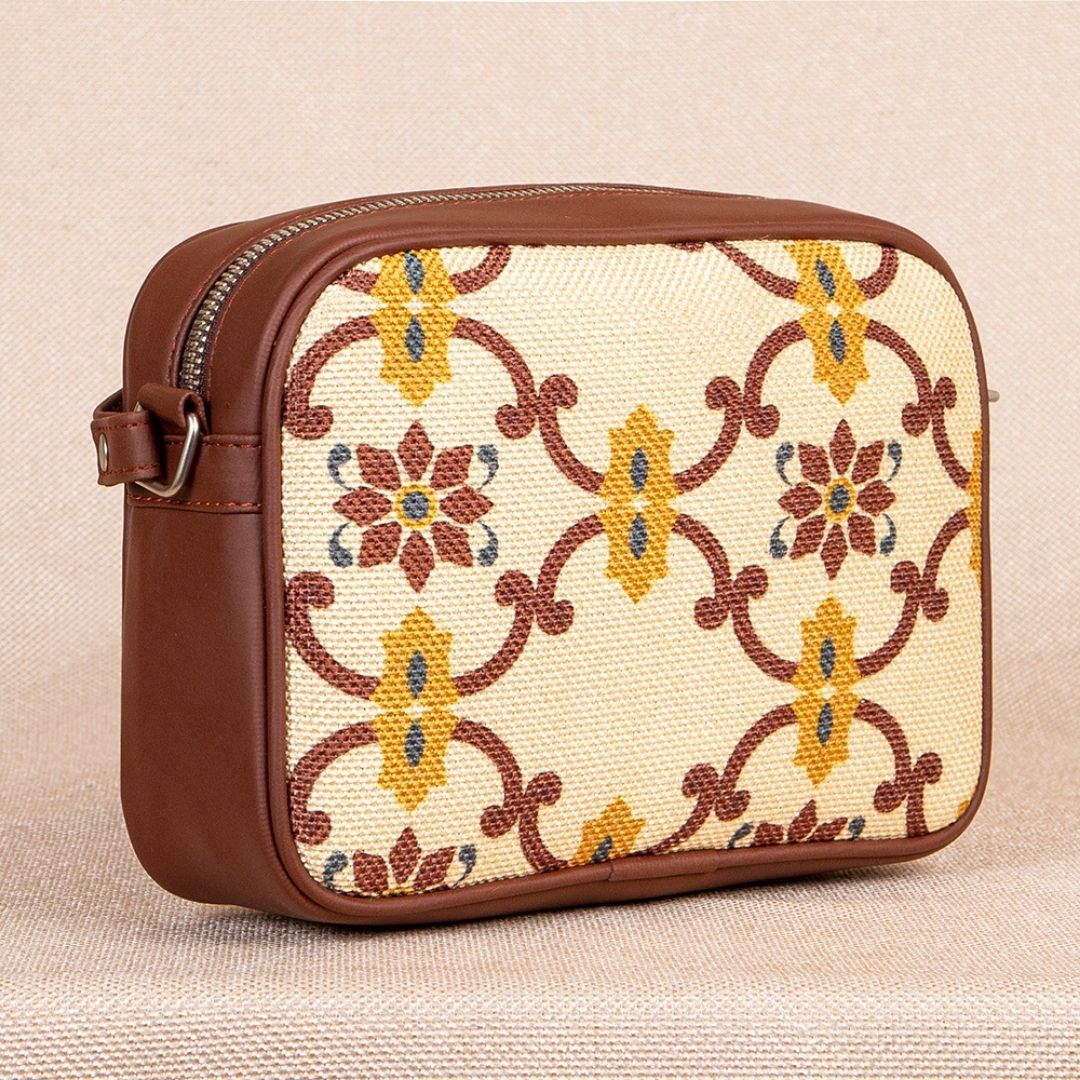 Chandra Mahal Raj Gadi Motif Sling Bag - Image 4