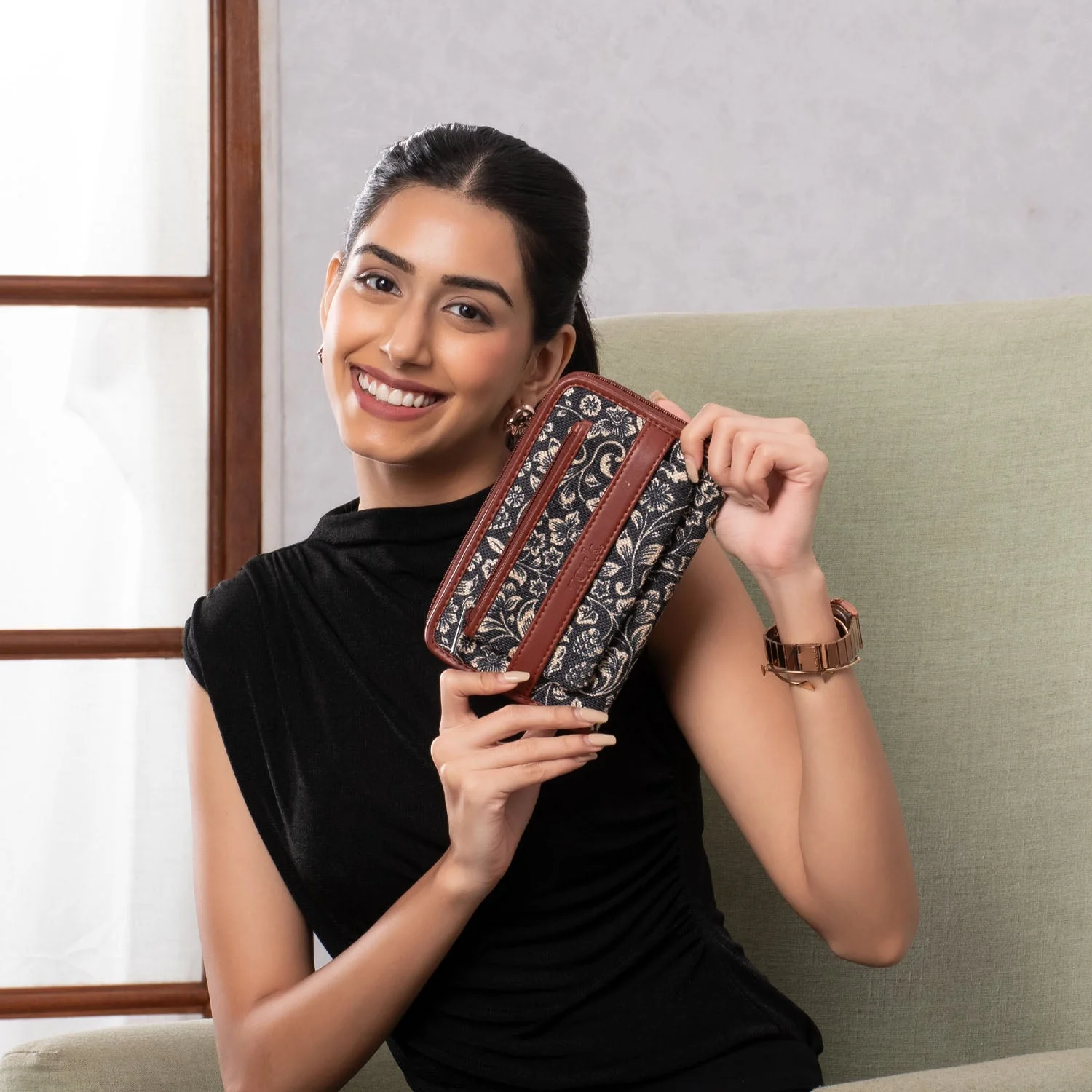 FloMotif Classic Zipper Wallet - Image 2