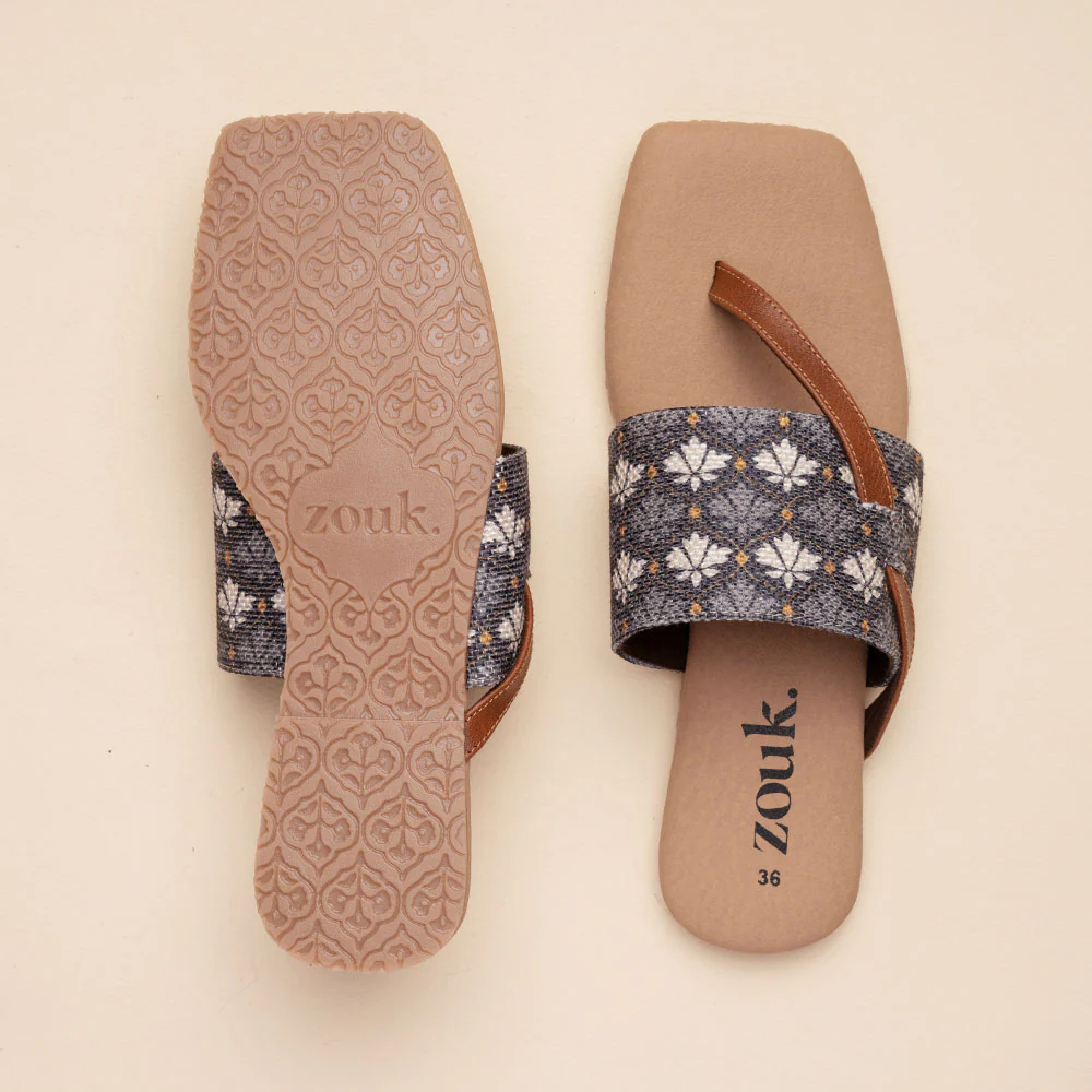 Deccan Bidri Side Toe Flats - Image 2
