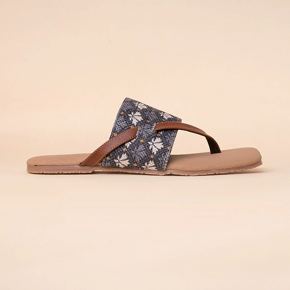 Deccan Bidri Side Toe Flats - Image 8