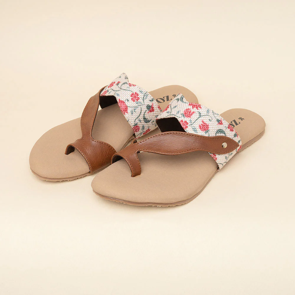 Deccan Garden Curvy Toe Chappal - Image 4
