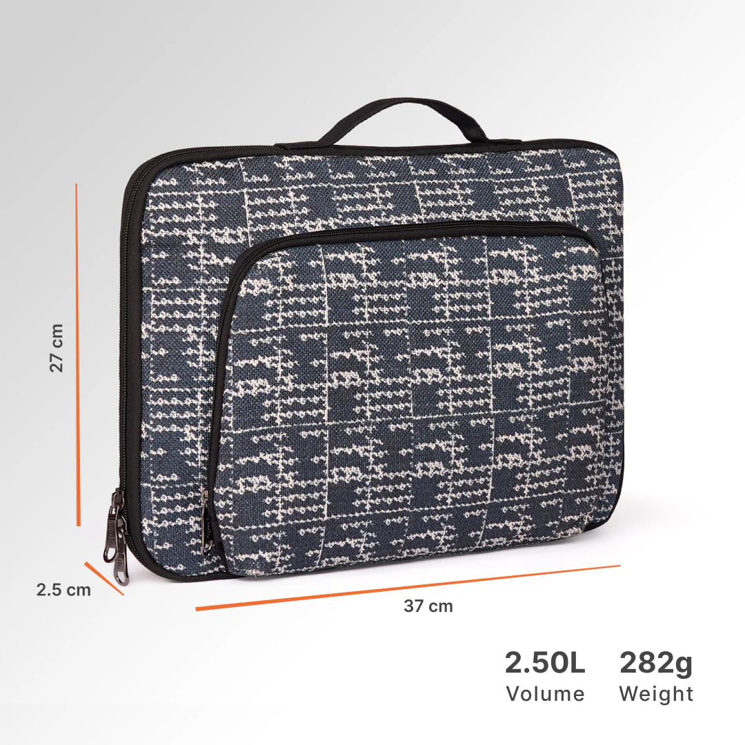 Madras Monochrome Signature Laptop Sleeve - 15.6inch (Black) - Image 4
