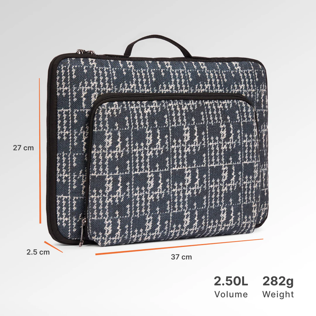 Madras Monochrome Urban Laptop Sleeve - 15.6inch (Black) - Image 4