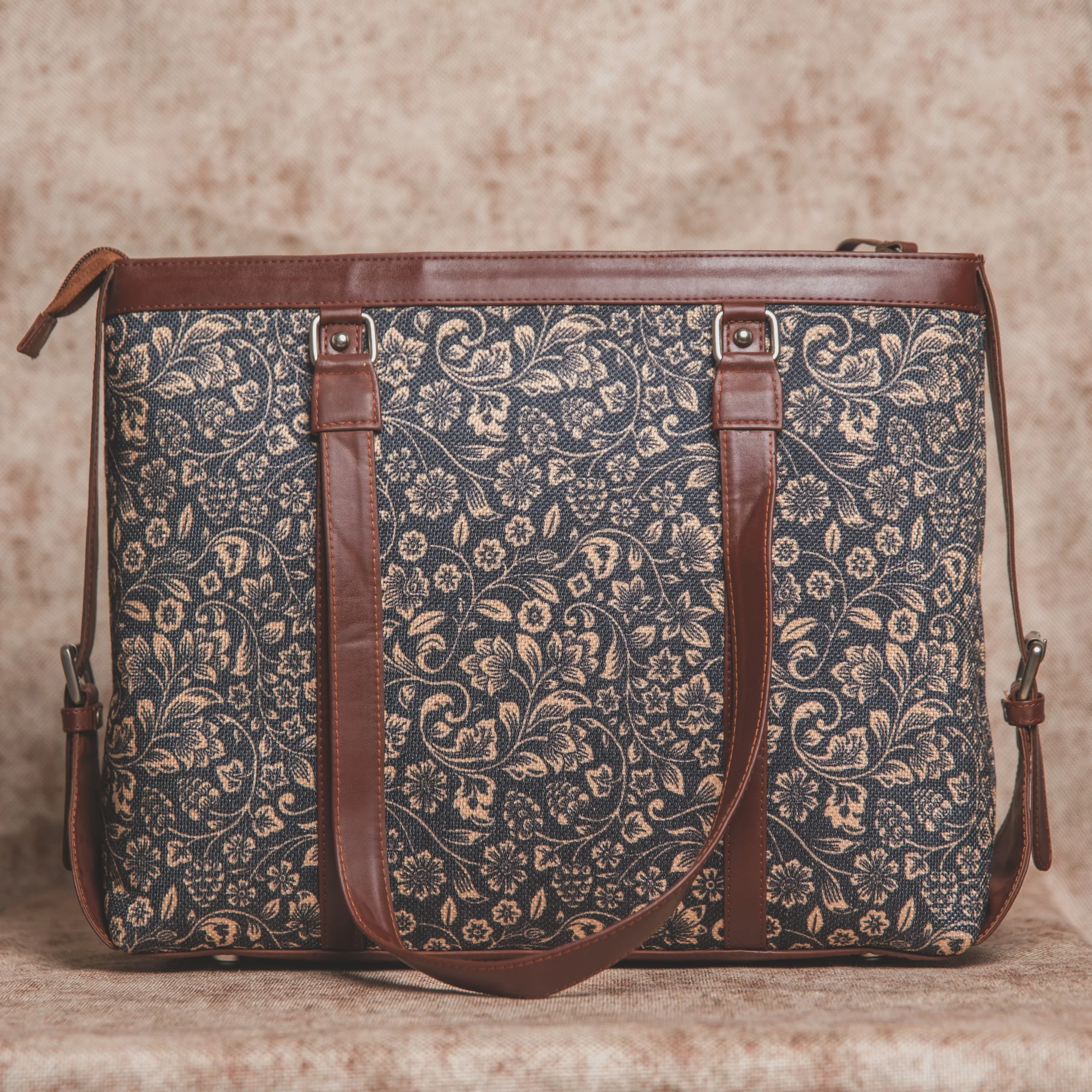 Flomotif and Bidri Kaiser - Office Bag & Chain Wallet Combo - Image 3