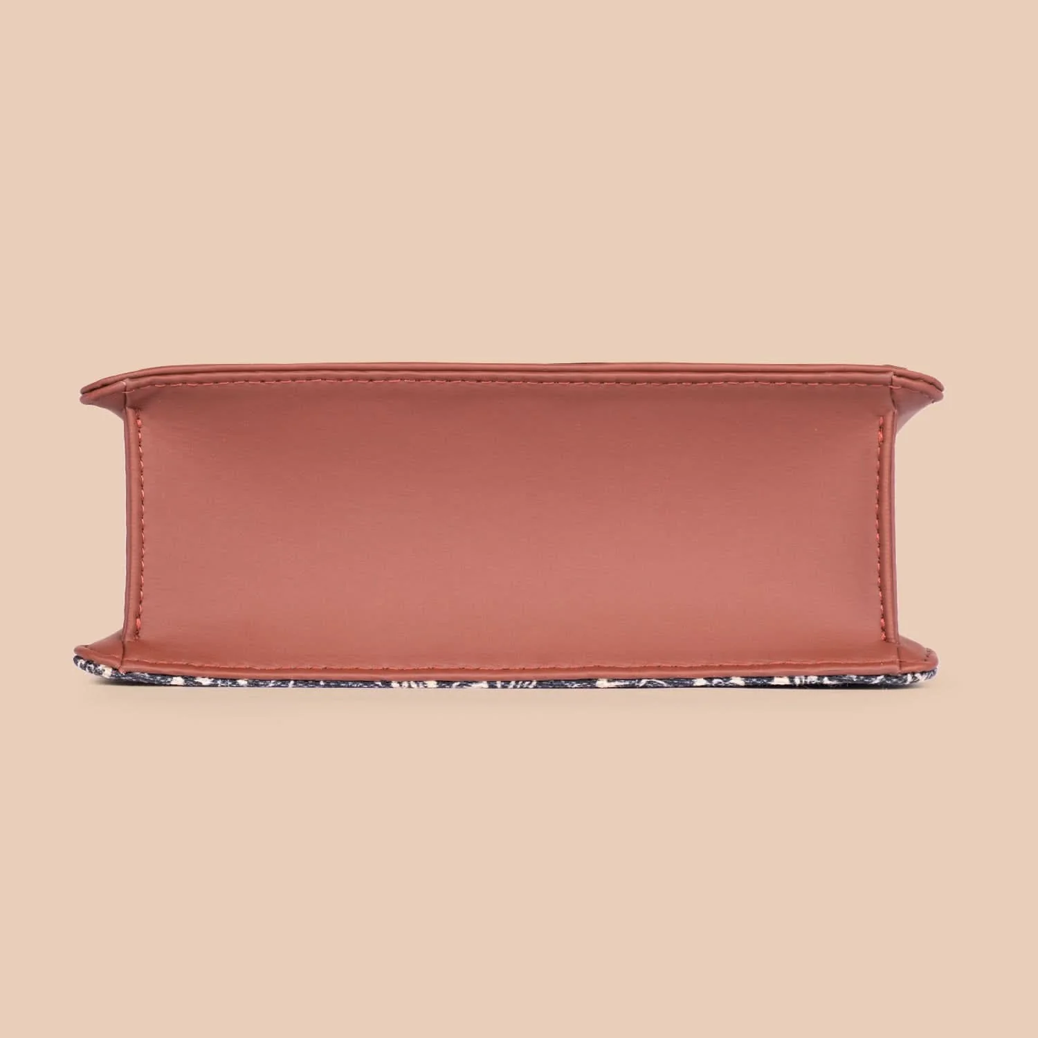 FloMotif Beyond Basic Sling Bag - Image 9