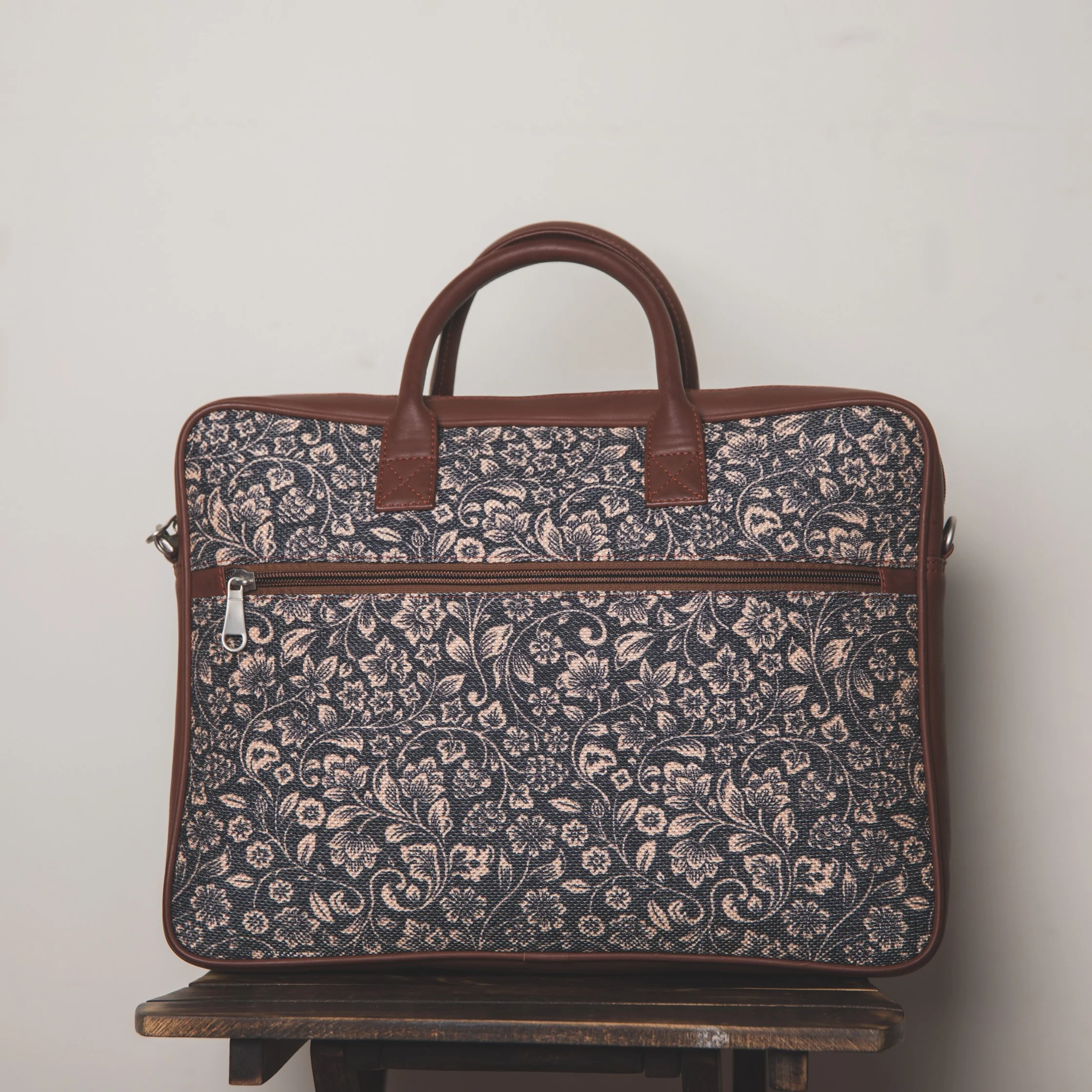 FloMotif Combo - Laptop Bag & Chain Wallet - Image 3