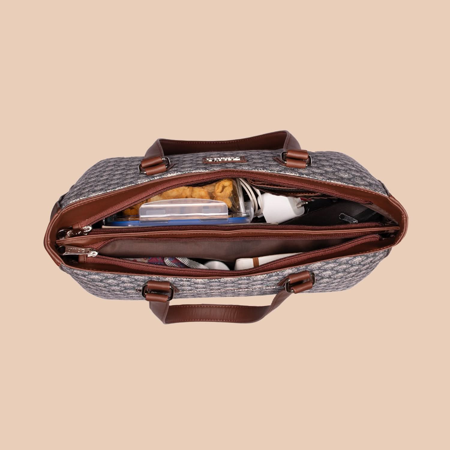 Hampi Sculpt Getaway Handbag - Image 7