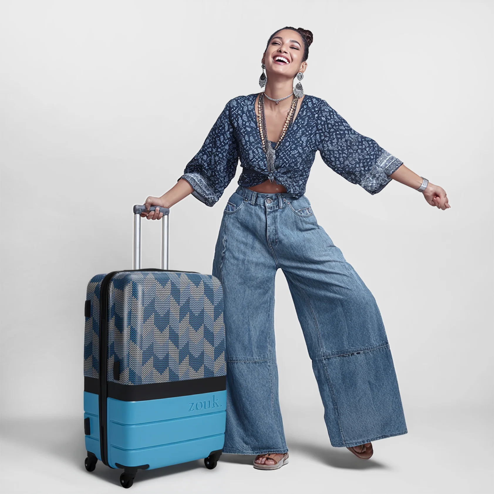 Himachal Chevron Blue Raahi Trolley Bag - Image 6