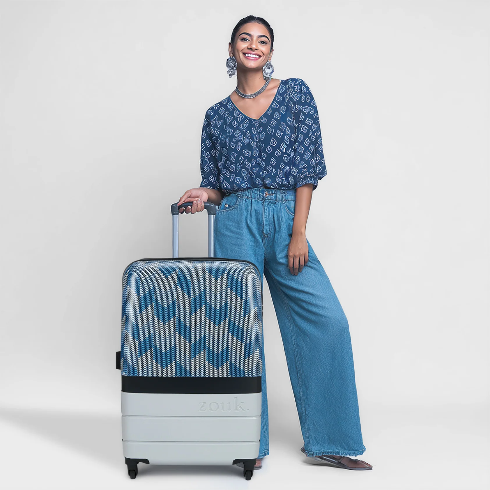 Himachal Chevron Grey Raahi Trolley Bag - Image 3