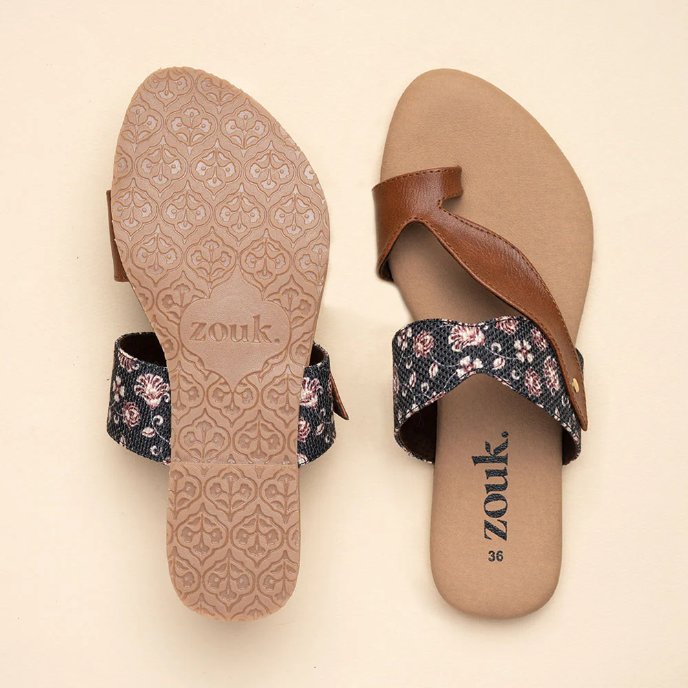 Hooghly Garden Curvy Toe Chappal - Image 2