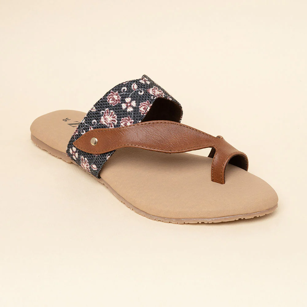 Hooghly Garden Curvy Toe Chappal - Image 8