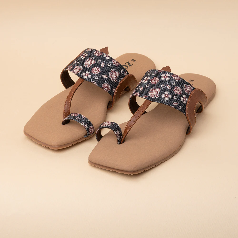 Hooghly Garden One Toe Kolhapuri Chappal - Image 4