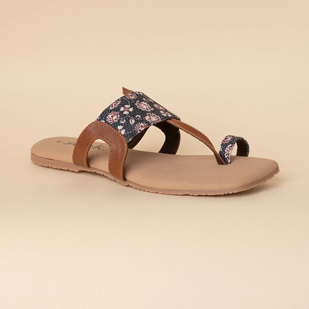 Hooghly Garden One Toe Kolhapuri Chappal - Image 7