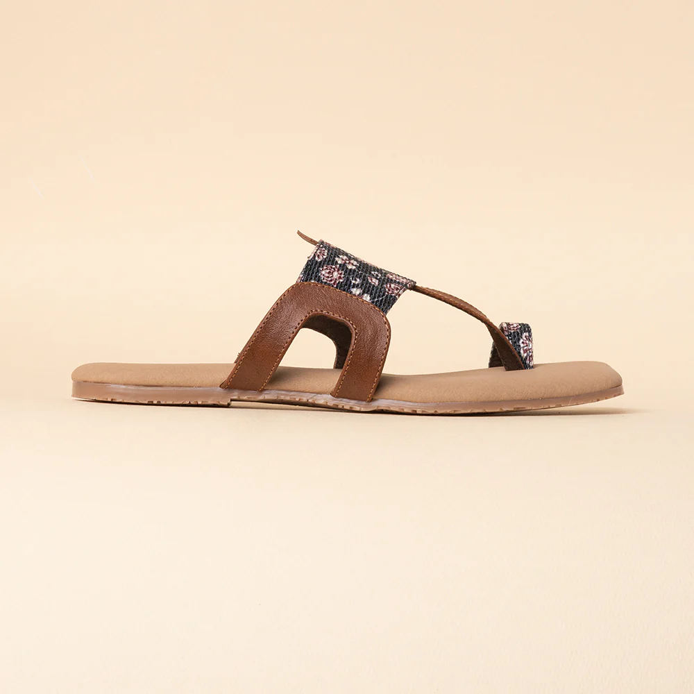 Hooghly Garden One Toe Kolhapuri Chappal - Image 9