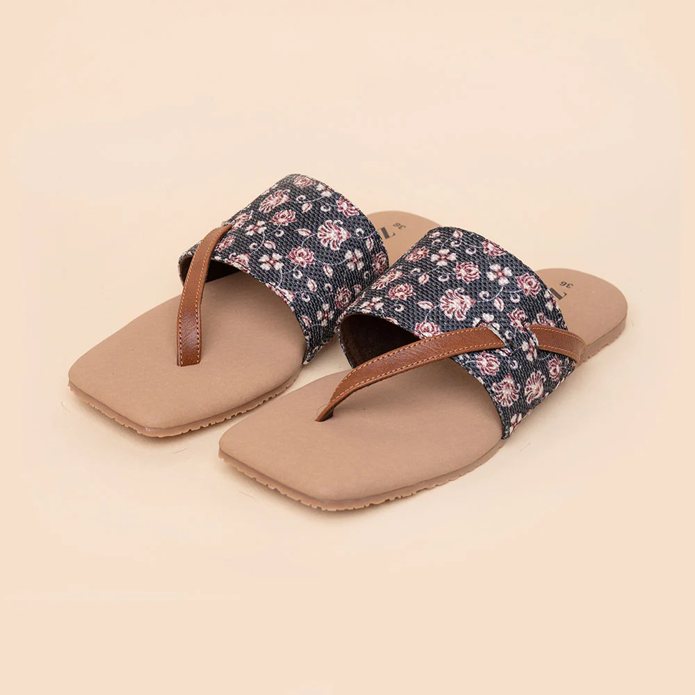 Hooghly Garden Side Toe Flats - Image 4