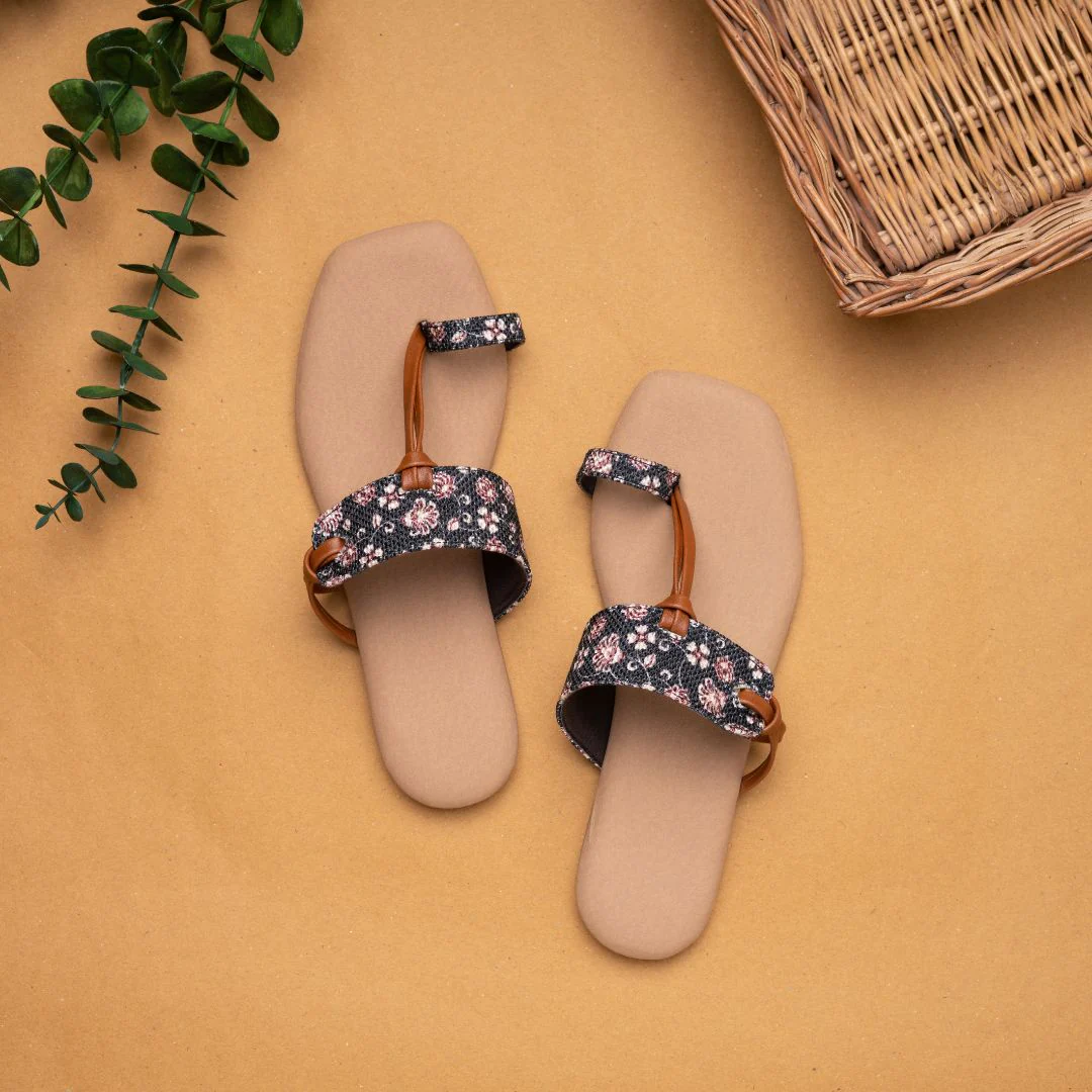 Hooghly Garden Women's Chappals - Image 2