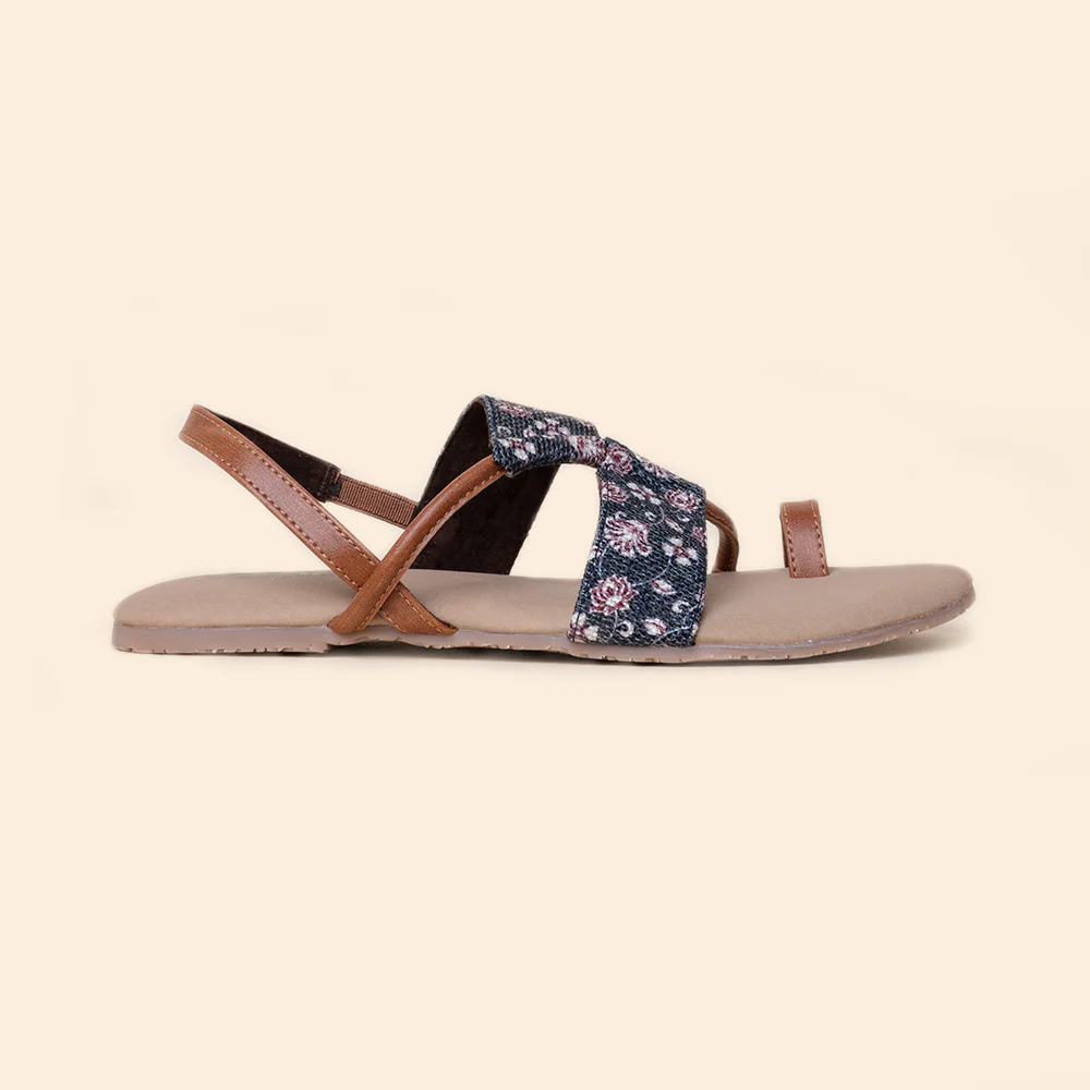 Hooghly Garden Z Toe Chappals - Image 9
