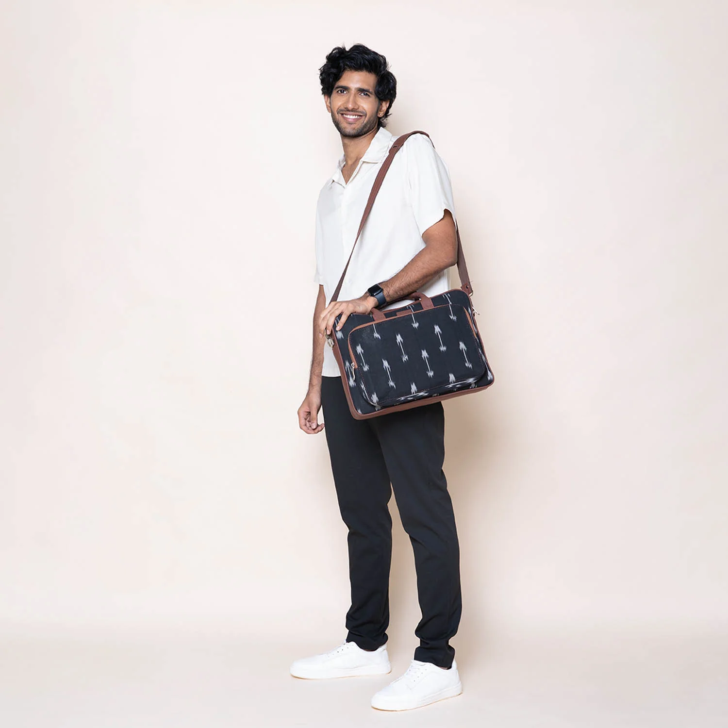 Ikat Arrow Laptop Bag - Image 2