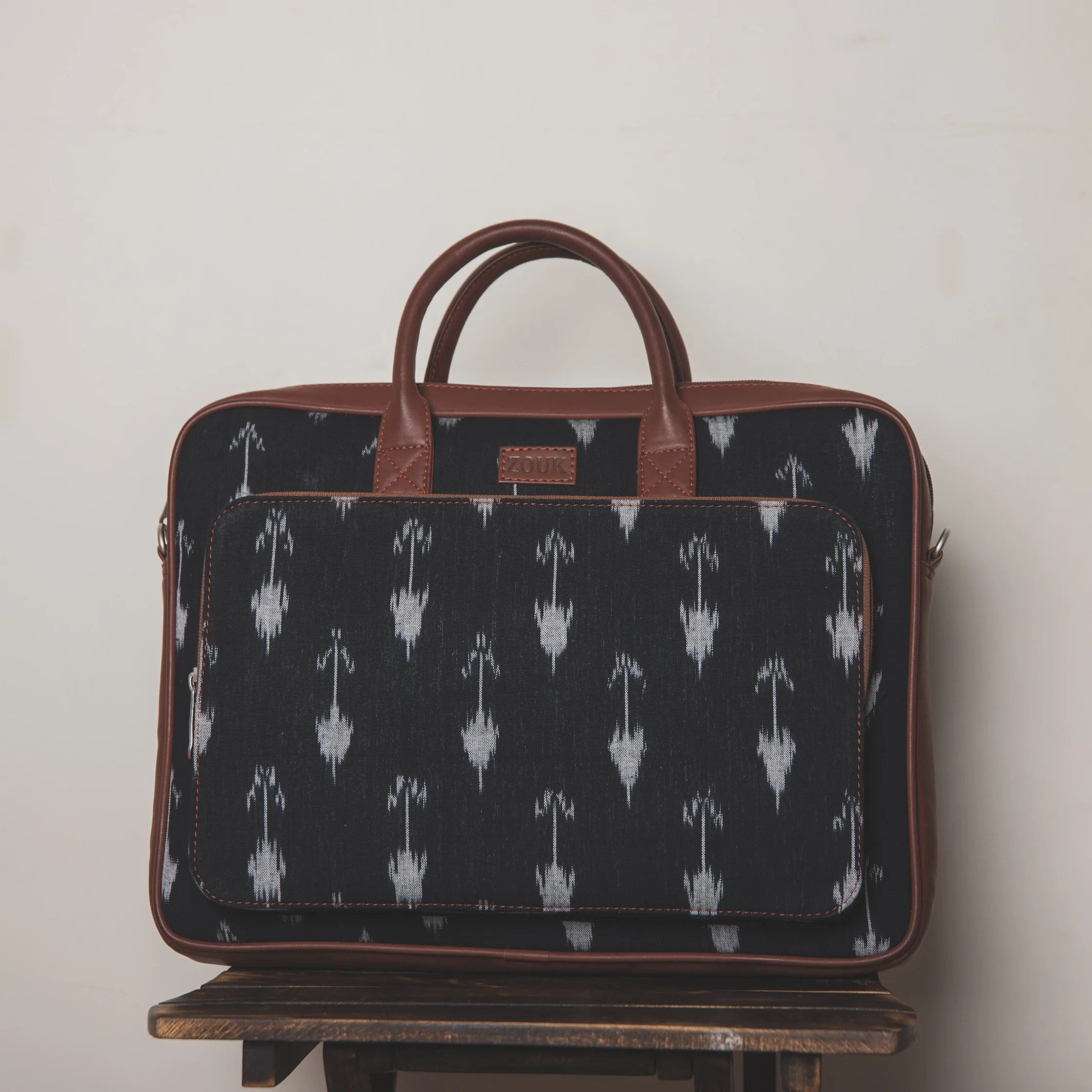 Ikat Arrow Laptop Bag - Image 5
