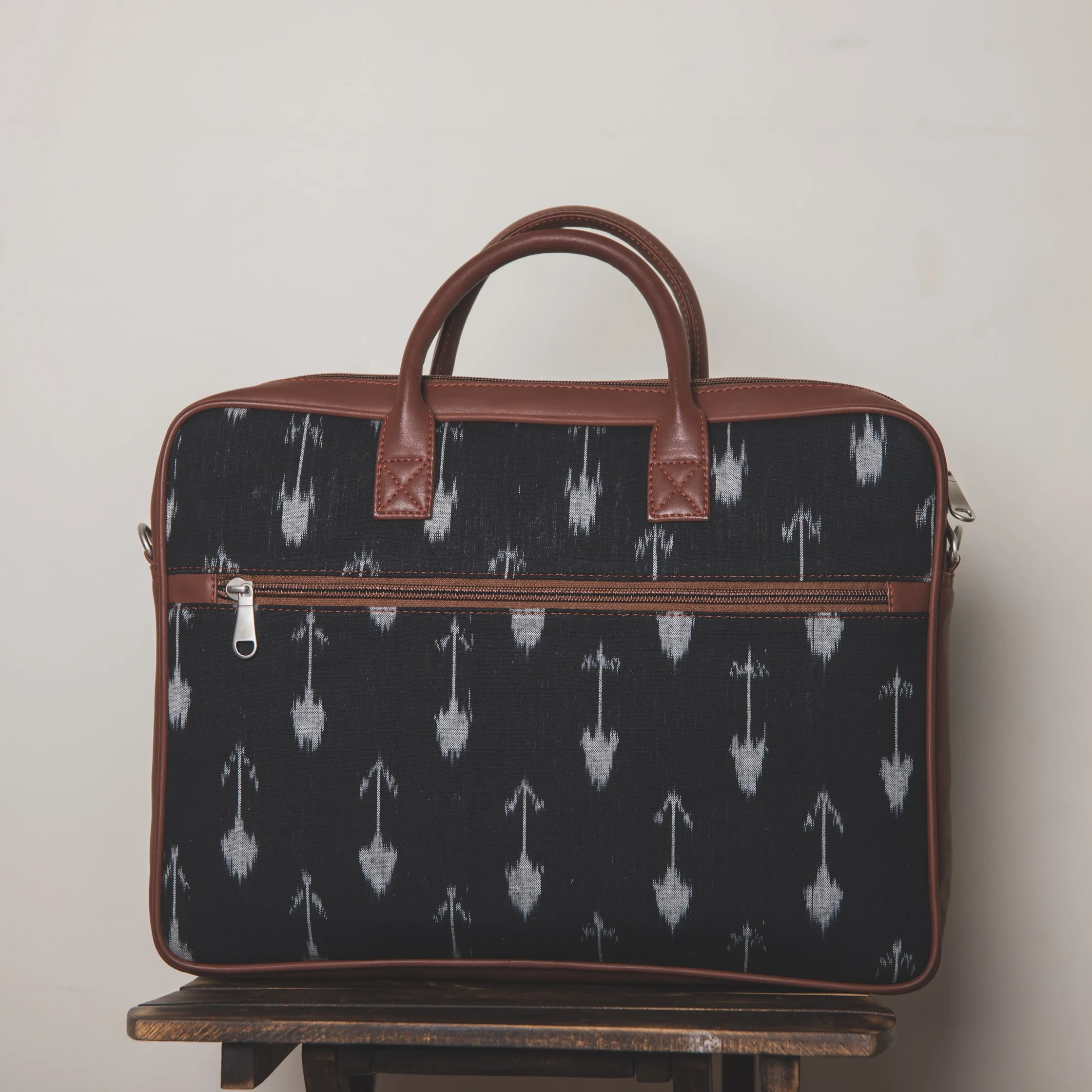 Ikat Arrow Laptop Bag - Image 6