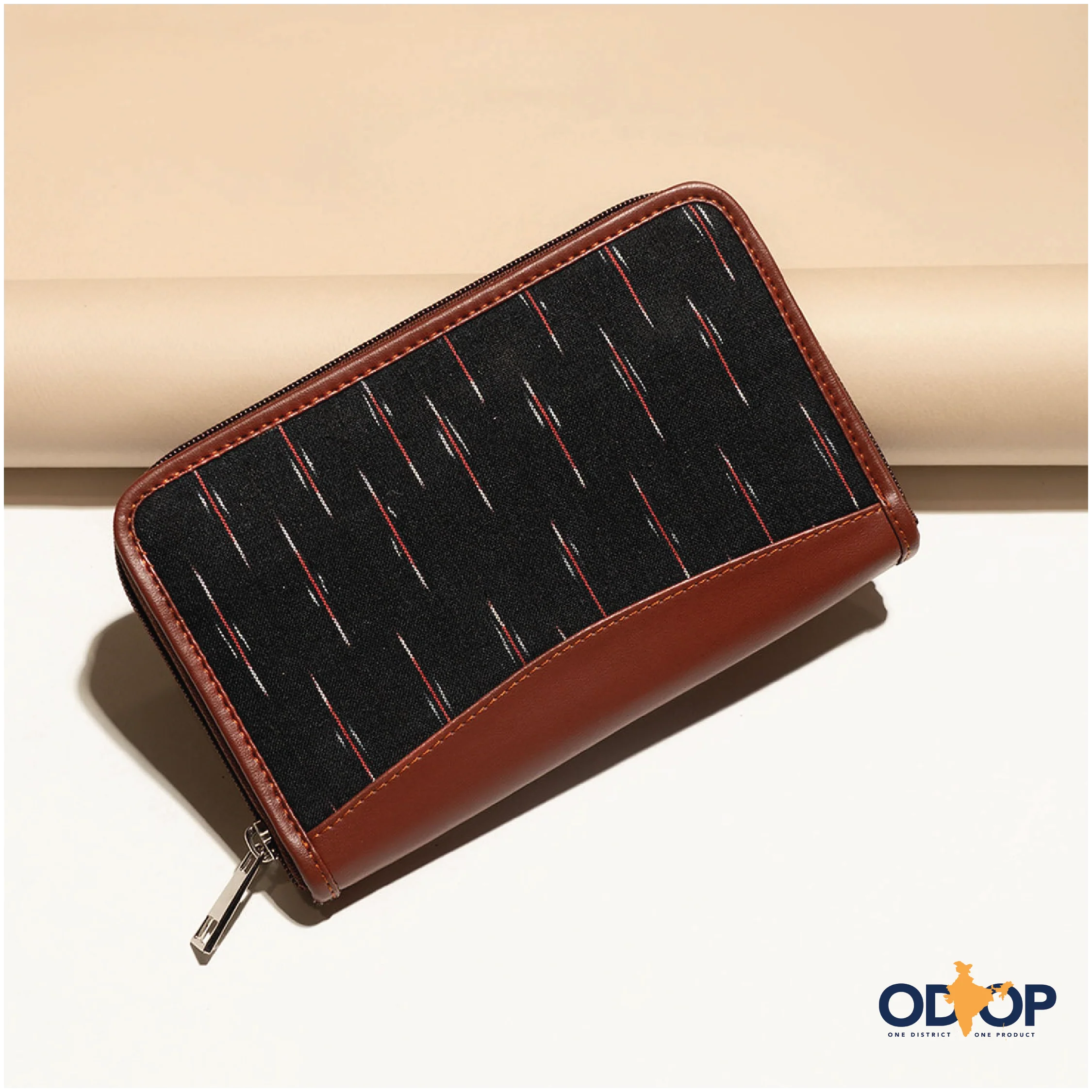 Ikat GreRed Chain Wallet - Image 2