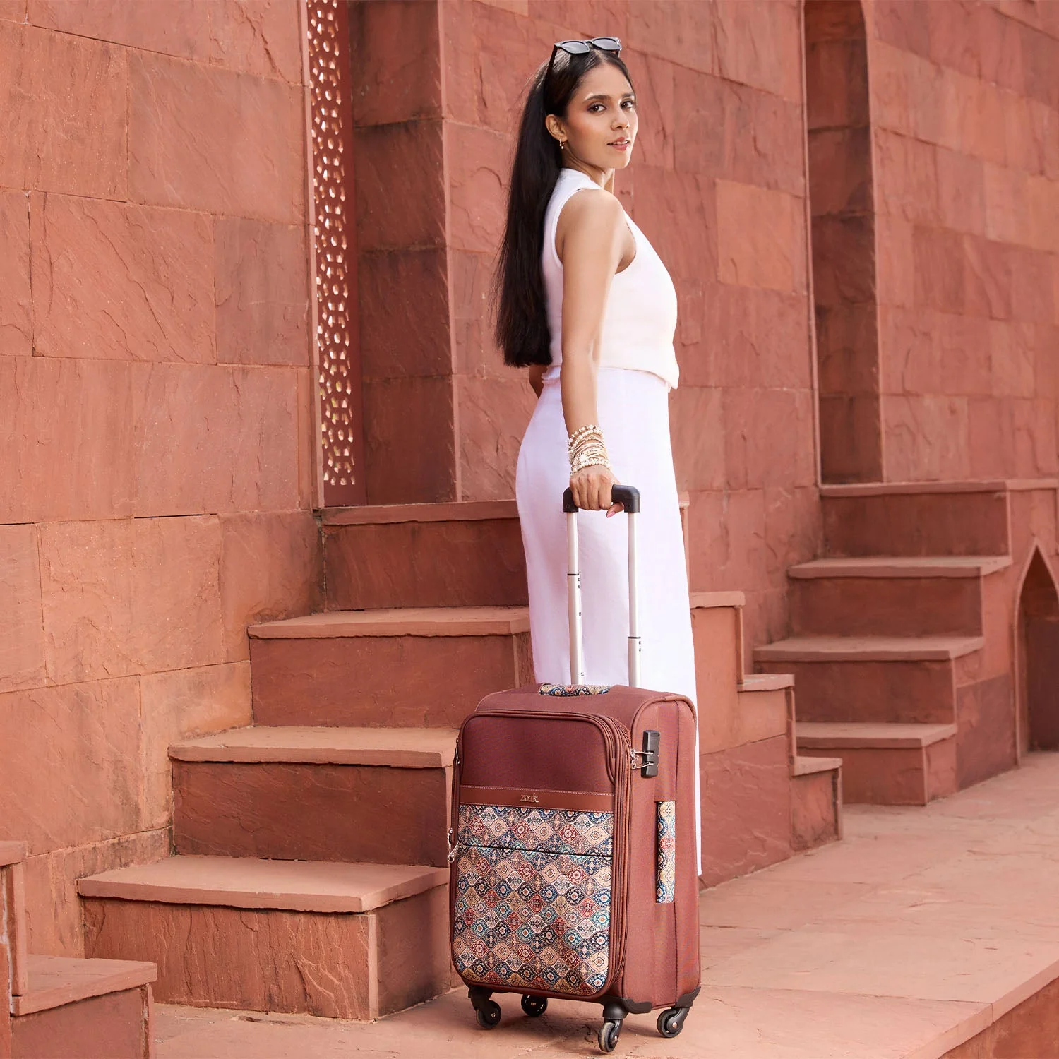 Jammu Kaleen Avasa Trolley Bag - Image 8