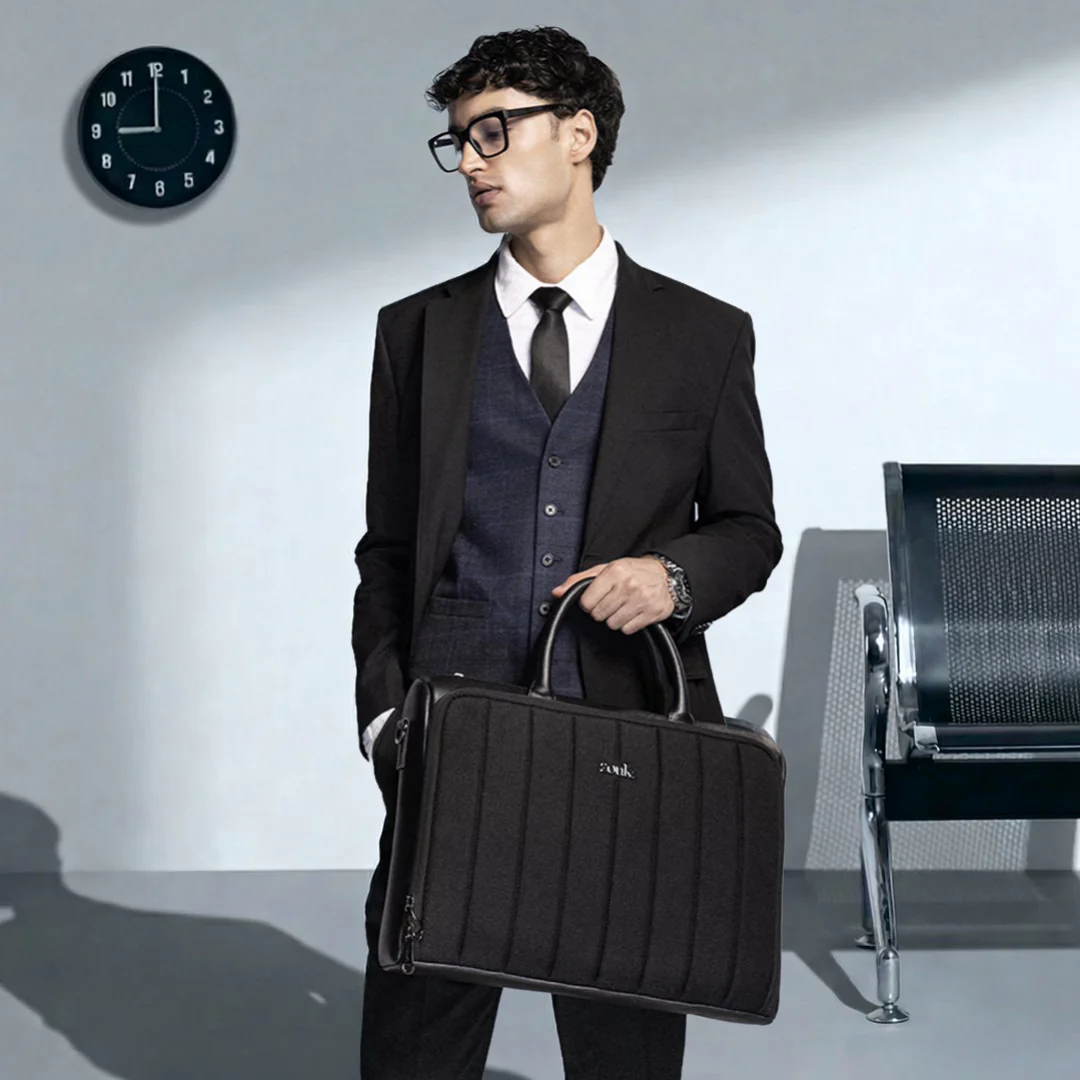 Jet Black Pro Laptop Bag (Black)