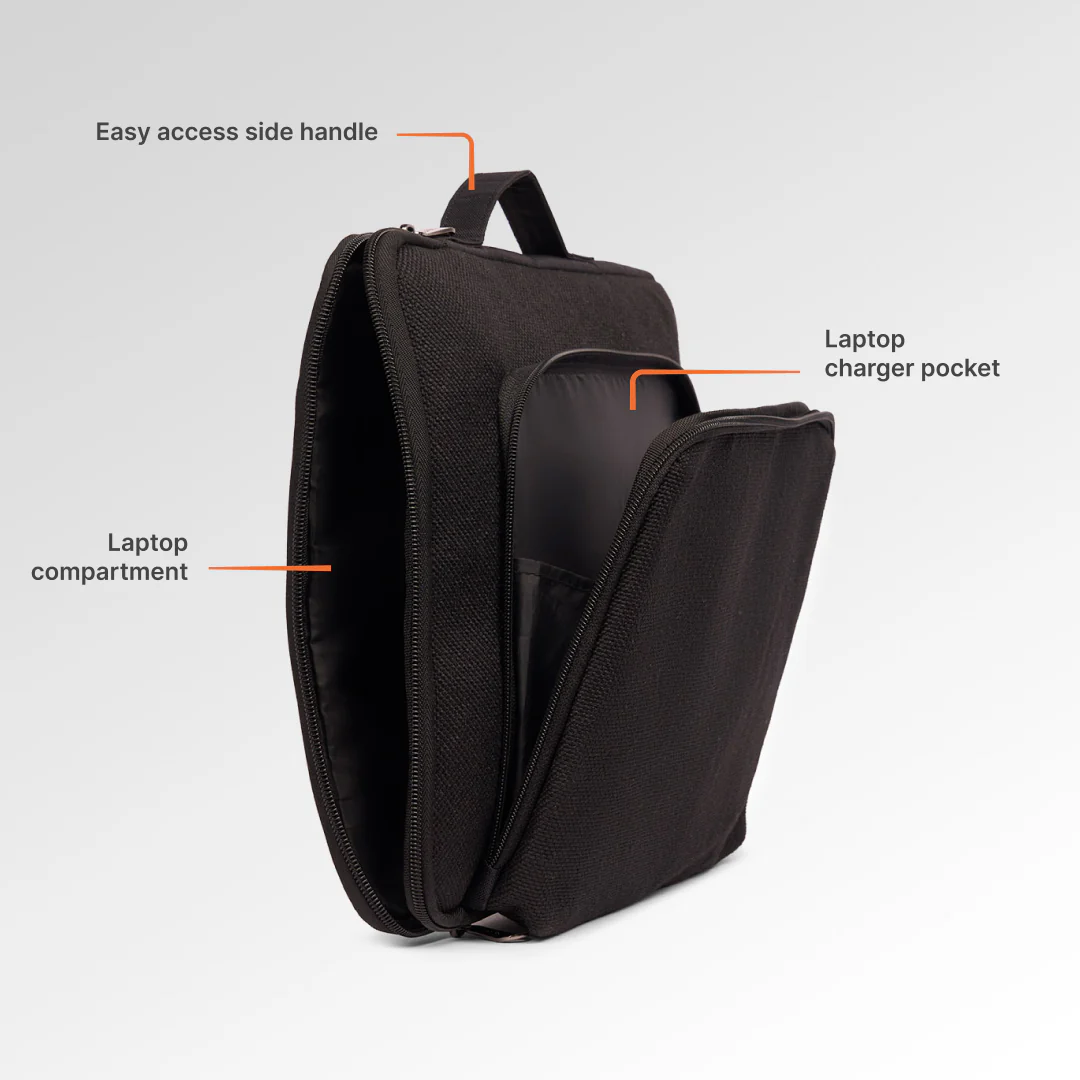 Jet Black Signature Laptop Sleeve - 15.6inch (Black) - Image 5