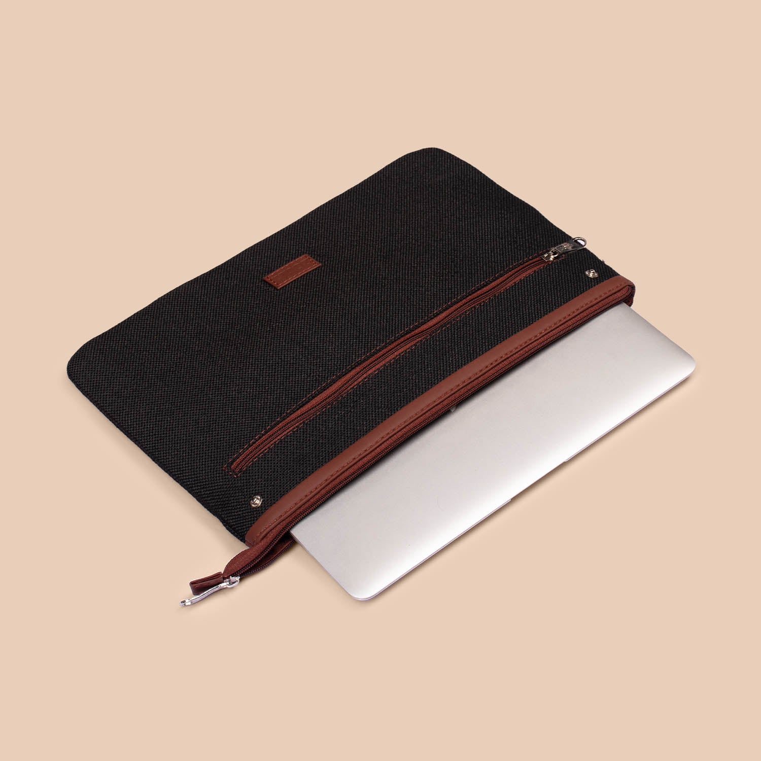 Zouk Jet Black Maya Multitasker Tote Bag - Image 8