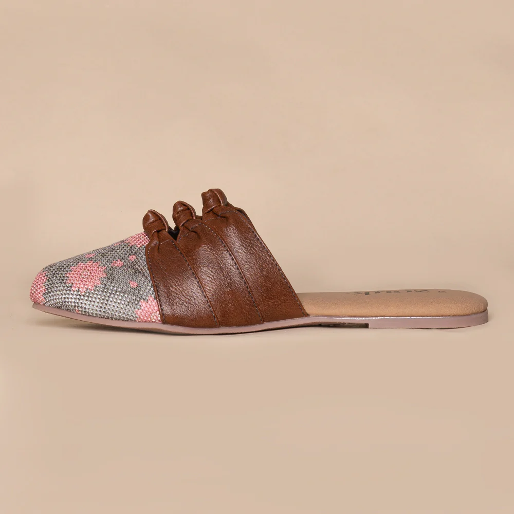 Kadapa Garden Knotted Mule - Image 8