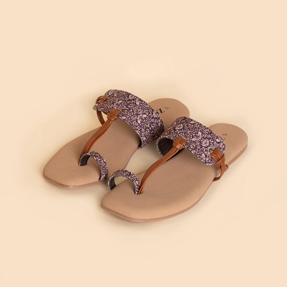 Kashmir Jhallar Women's Chappals - Image 6