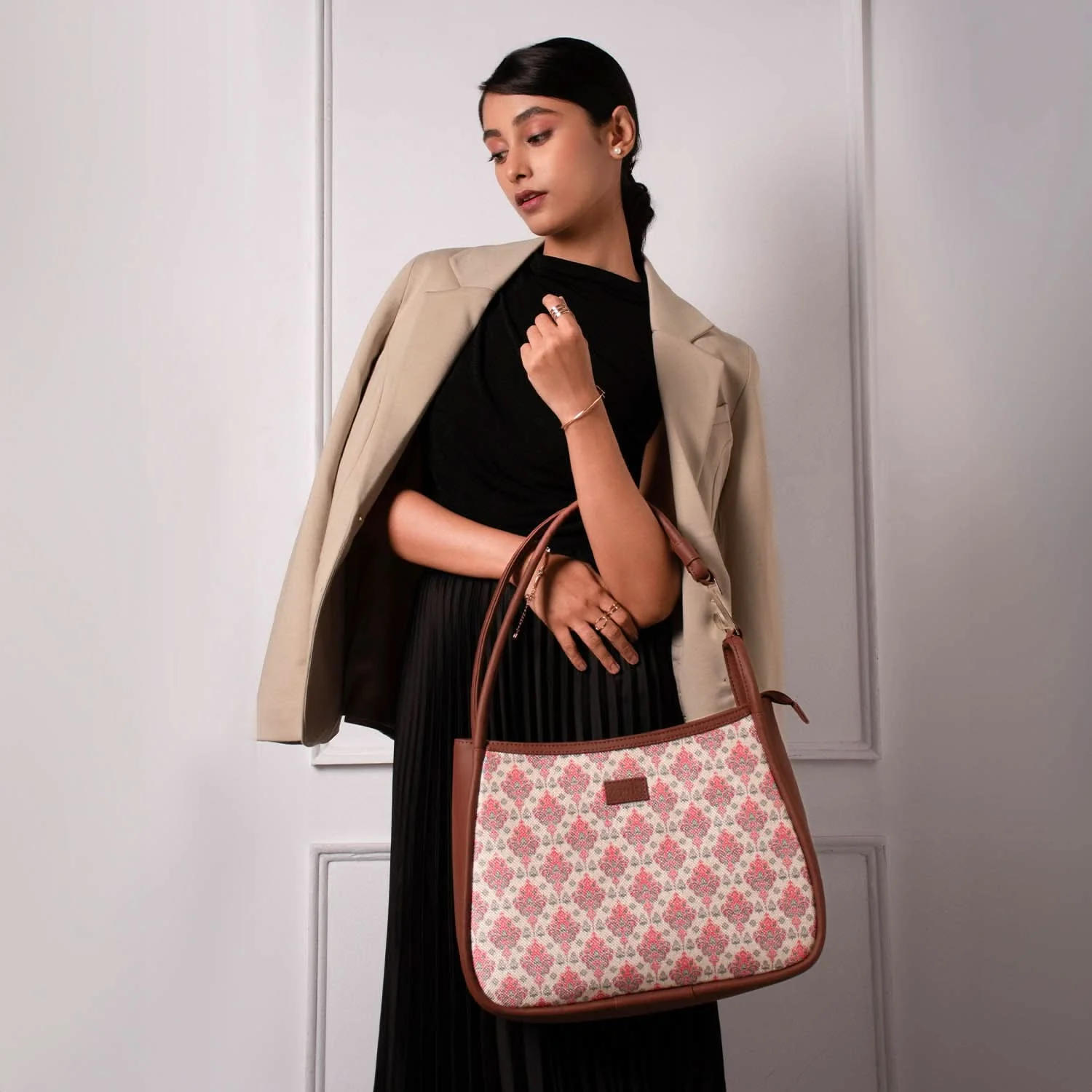 Kashmiri Tulips Sleek Shoulder Bag - Image 2