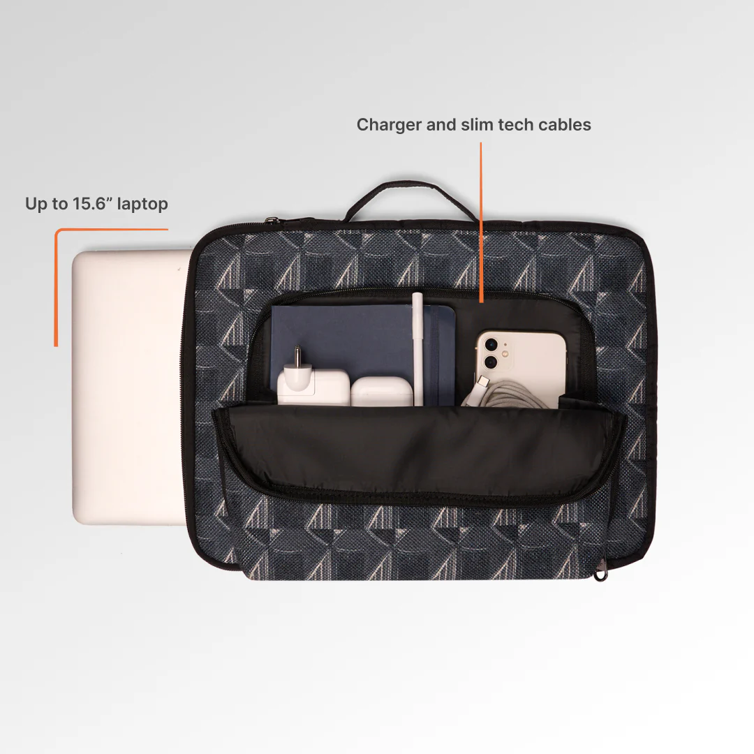 Kochi Carbon Signature Laptop Sleeve - 15.6inch (Black) - Image 7