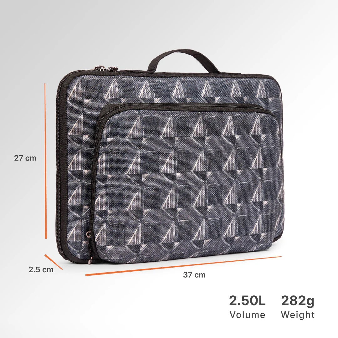 Kochi Carbon Urban Laptop Sleeve - 15.6inch (Black) - Image 4