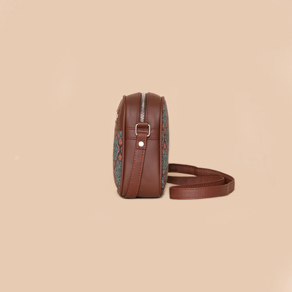 Kolkata Nouveau Sling Bag - Image 5