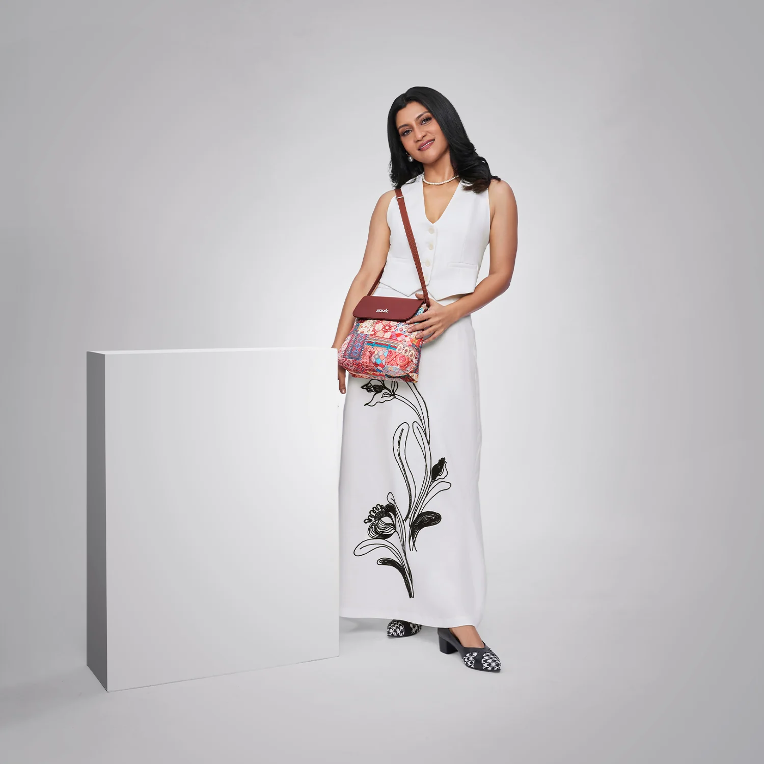 Kutch Gamthi Flap Sling Bag - Image 12