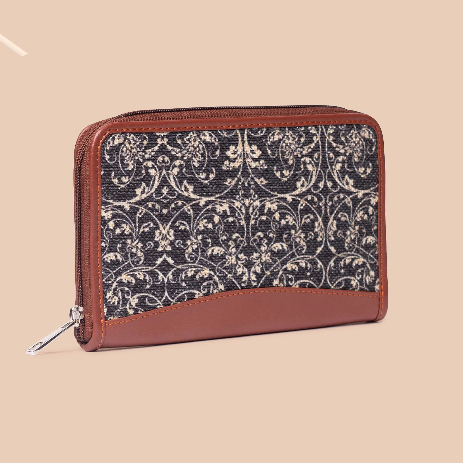 Lattice Lace Chain Wallet - Image 4