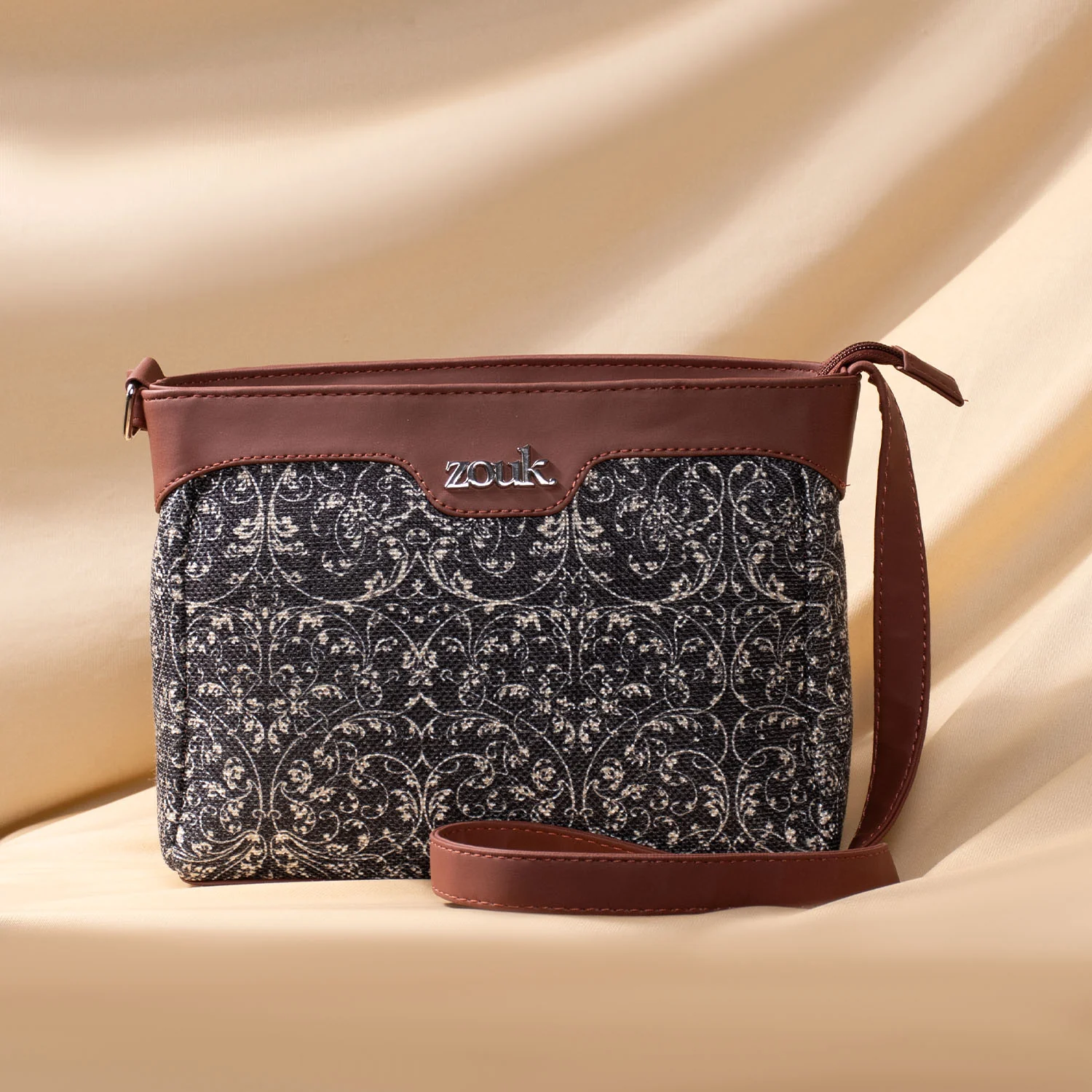 Lattice Lace Harmony Sling Bag - Image 2