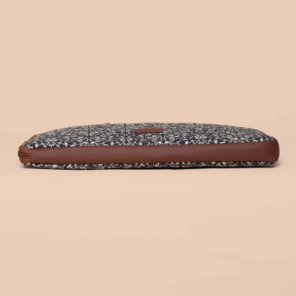 Lattice Lace L-Zippered Laptop Sleeve - Image 7